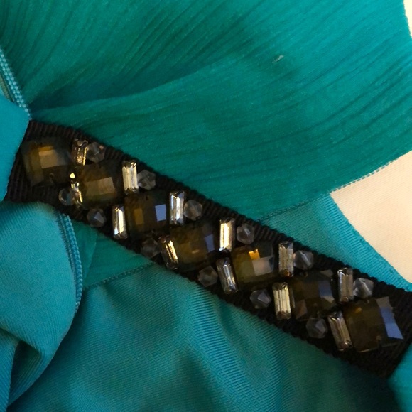 BCBCMAXAZRIA Blue-green sleeveless ruffle dress. - Picture 4 of 4